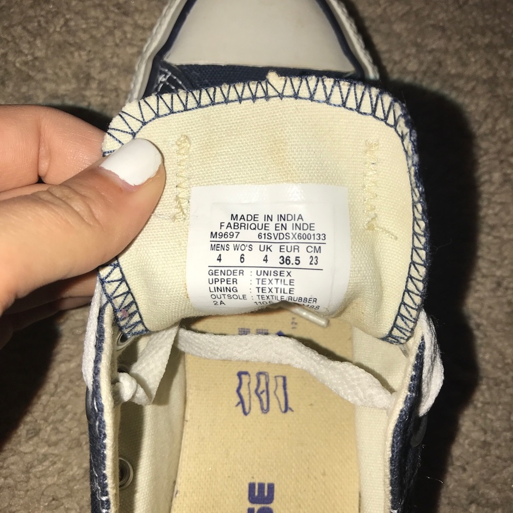 Converse - Picture 4 of 4